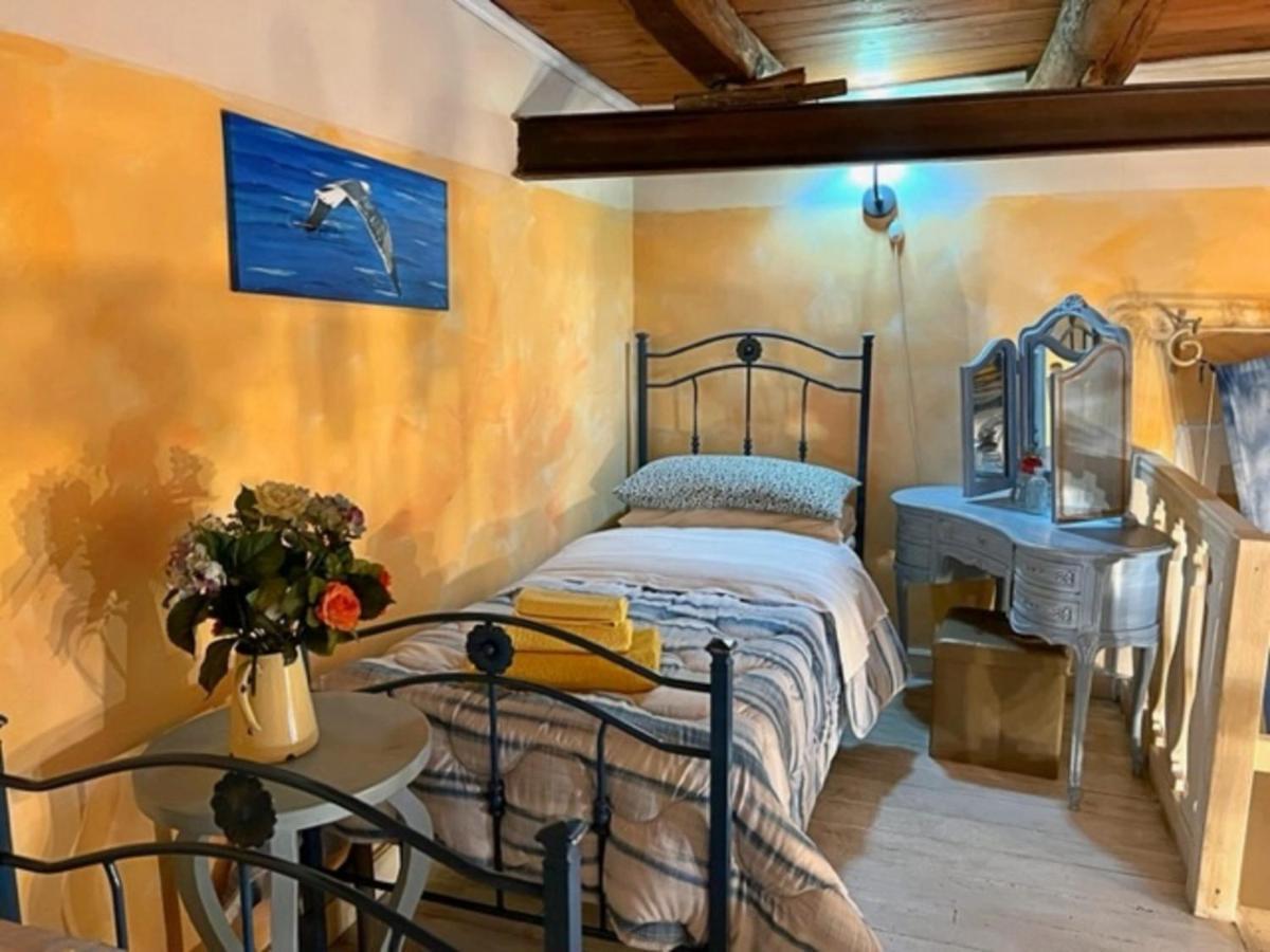 Napoli Suites Quartieri Exterior foto